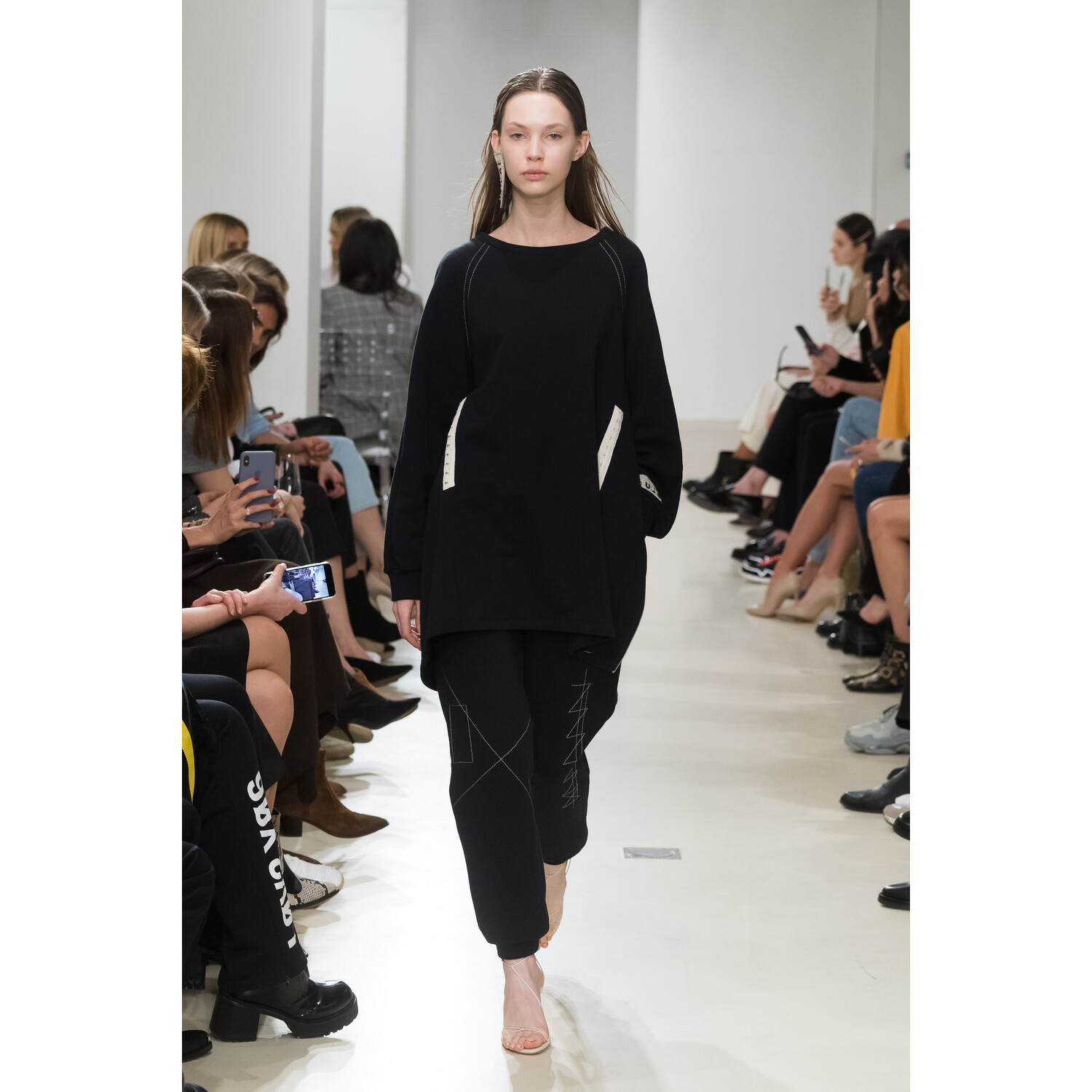 Фото Ruban Fall 2019 Ready-to-Wear / Ruban осень-зима 2019 / Неделя моды: Москва